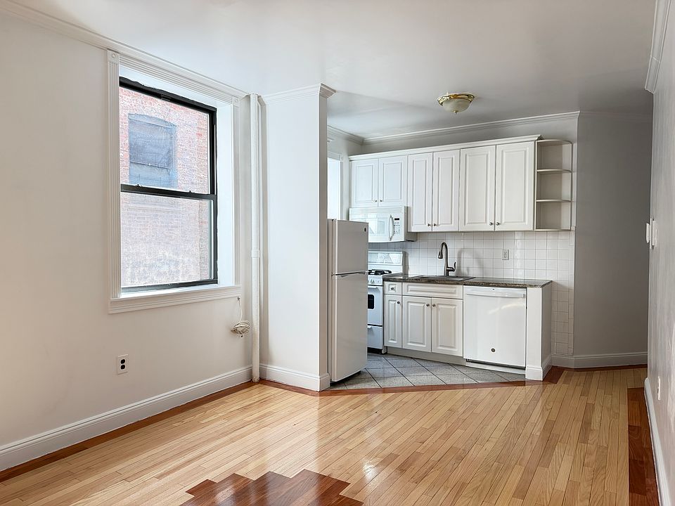 1st image of 220 W 21st St APT 5B