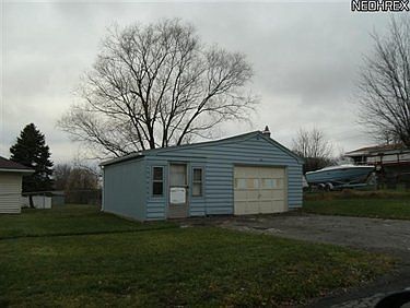 4th image of 1008 Crandall Ave