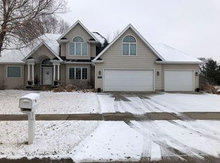 1411 Duke Dr, York, NE 68467