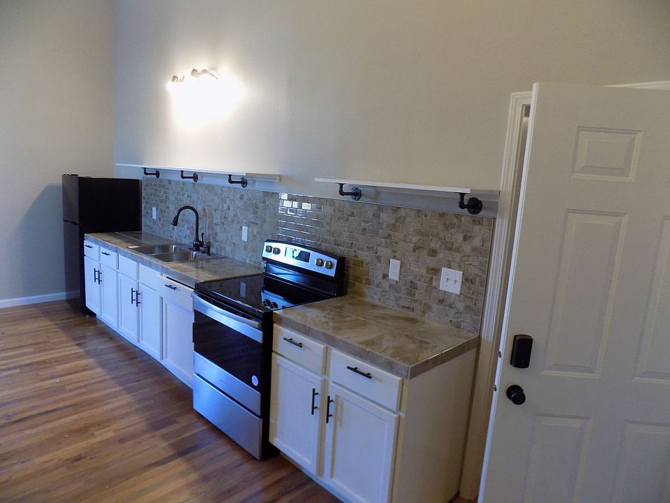 112 114 East Broadway Ave 114 E Broadway Ave Fairfield IA Zillow