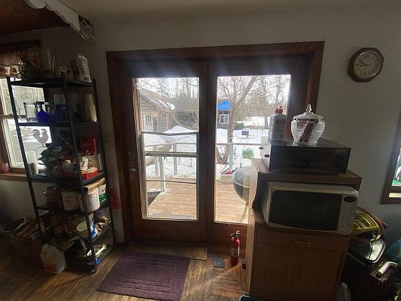 2nd image of 692 Valley Rd
