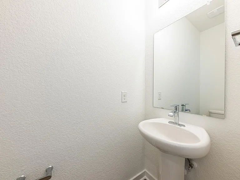 1804 Bonham Ln — Photo 3