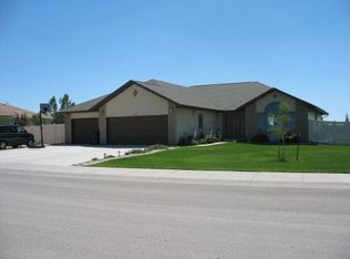 1610 Country Club Rd, Gillette, WY 82718