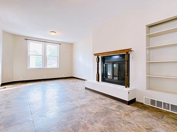 4th image of 329 Hoffmeister Ave