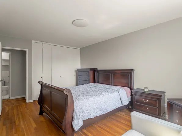 3065 Sedgewick Avenue image 6 of 13