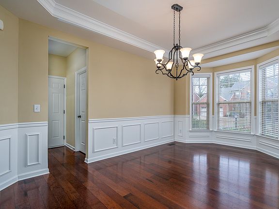 2nd image of 806 River Heights Dr