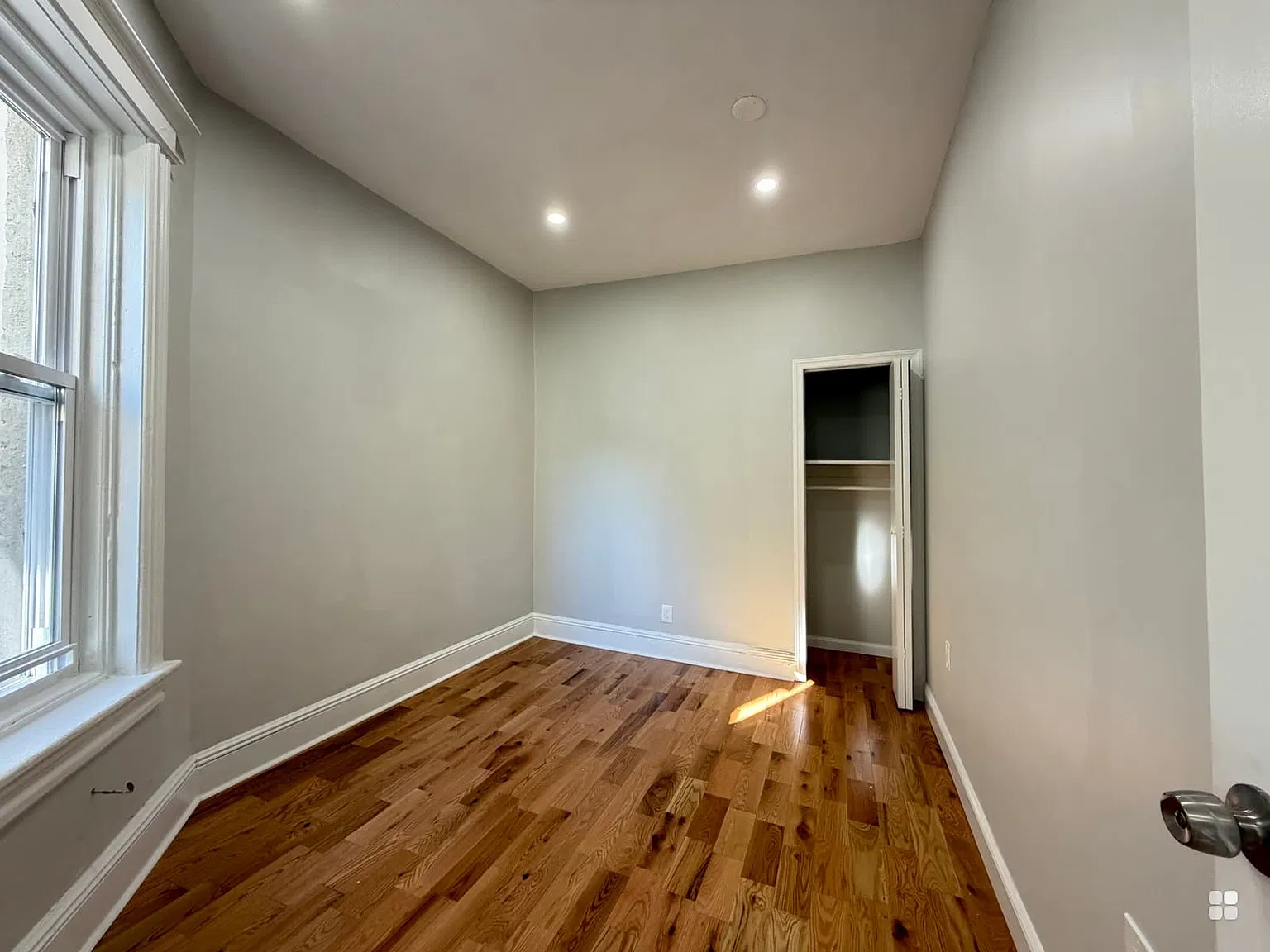 642 Avenue C — Photo 4