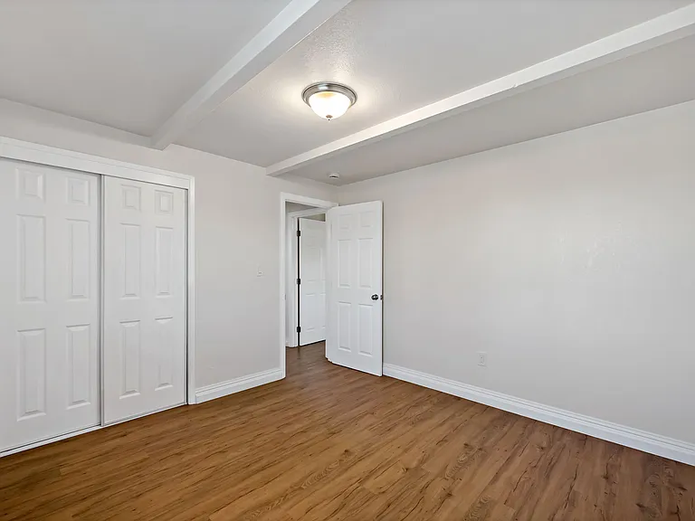 324 S 4th St #326 — Photo 8