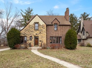355 Lawndale Ave, Aurora, IL