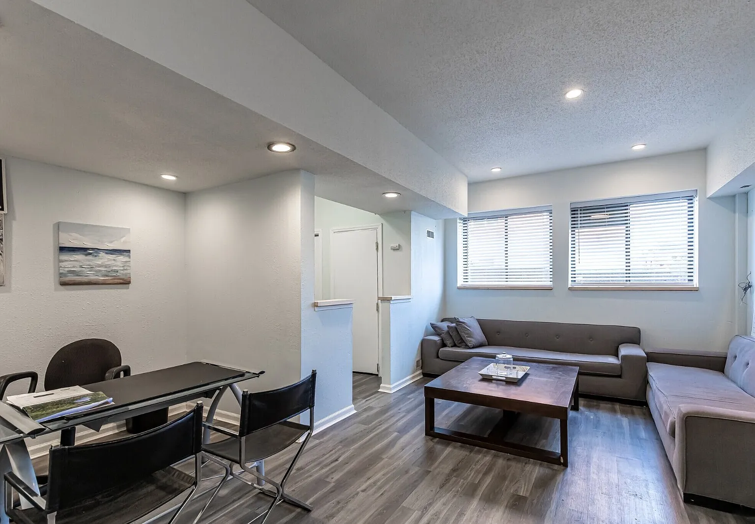 2 bed, 900 sqft, $1,500 — Photo 4