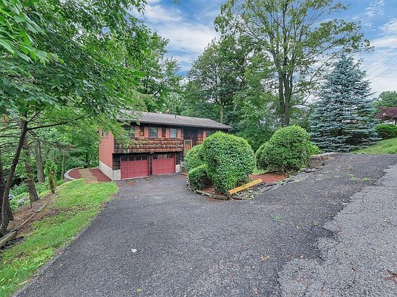 3rd image of 25 Highland Dr