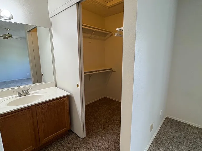 4130 E Spring Meadows Cir — Photo 8