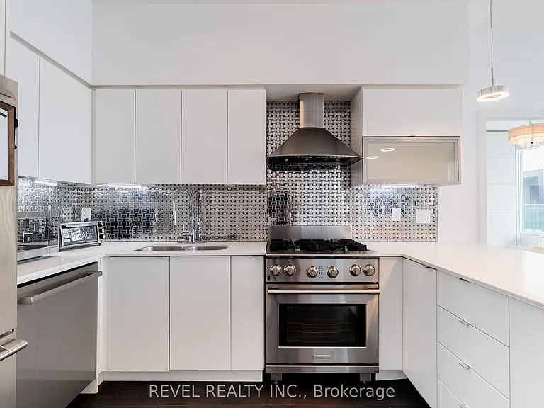 150 E Liberty St #Penthouse 3 — Photo 13