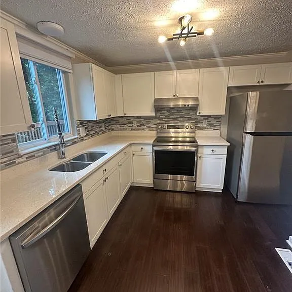 2205 Mill Wood Ct — Photo 14