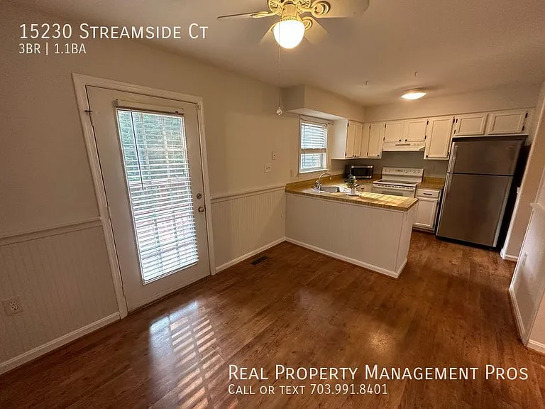 15230 Streamside Ct — Photo 10