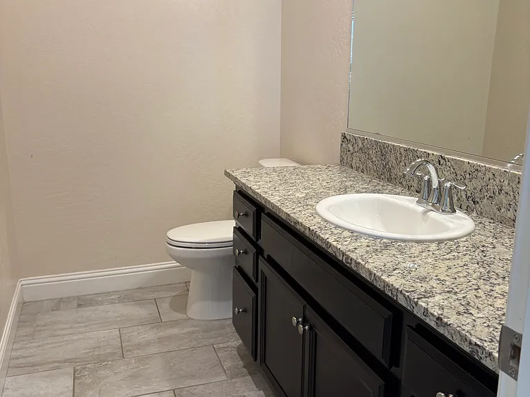 2214 N Hall Ct — Photo 19