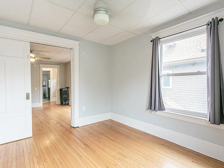 397-399 University Ave #2 — Photo 11
