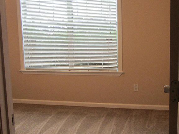 5th image of 3052 Schroer Dr