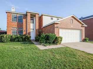 1108 Roundhouse Dr, Saginaw, TX 76131