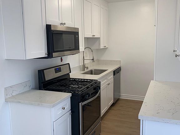 2nd image of 2319 N Catalina St APT D