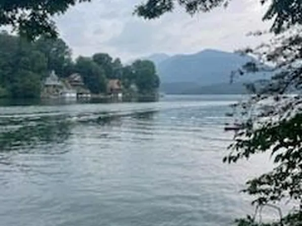 110 Harbor Side Dr, Lake Lure, NC 28746