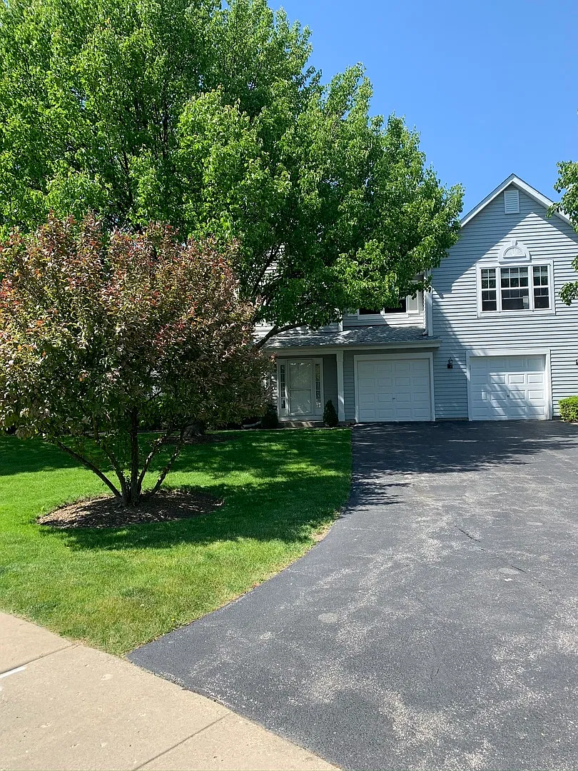 2 bed, 2.5 bath, $2,300 — Photo 1