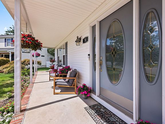 4th image of 31 Kentucky Drive