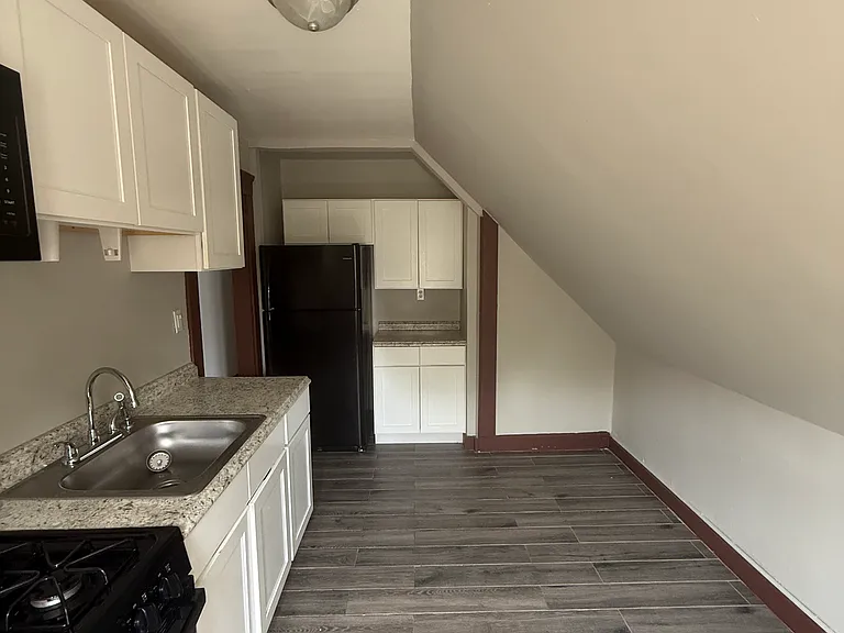 89 Hubinger St #3 — Photo 5