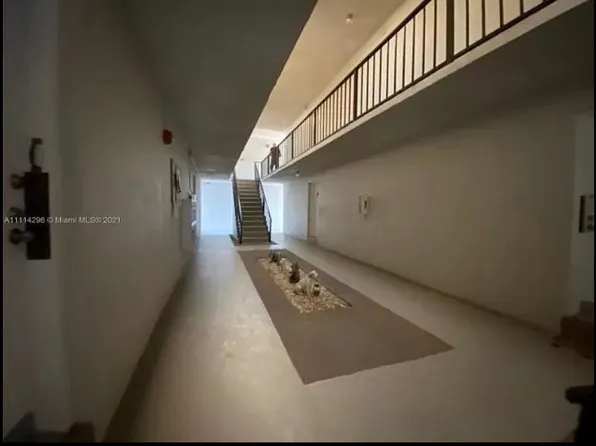 8788 SW 12th St APT 207, Miami, FL 33174