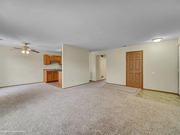 5th image of 8249 Lincoln Cir APT C