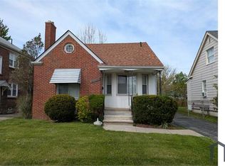 20653 Washtenaw St, Harper Woods, MI 48225