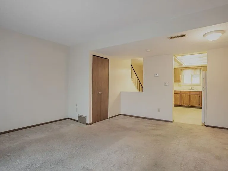 534 Valley Dr #D — Photo 3
