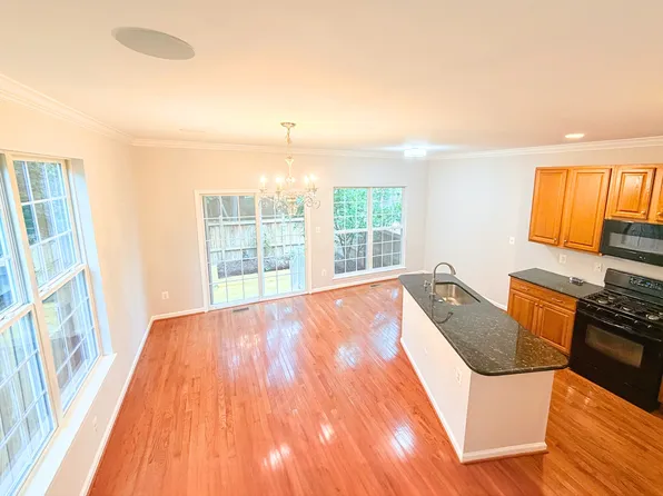 1274 Vintage Pl, Reston, VA 20194