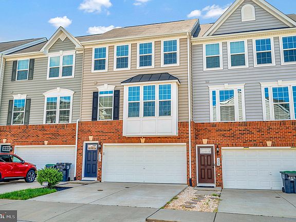 4th image of 323 Streamview Dr
