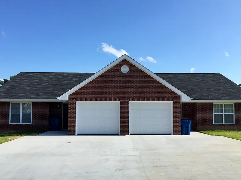 145 Parker Ridge Rd — Photo 1