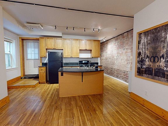 3rd image of 2681 Euclid Heights Blvd #15