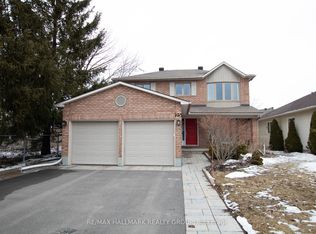 25 Claudet Cres, Ottawa, ON K1G 4R5