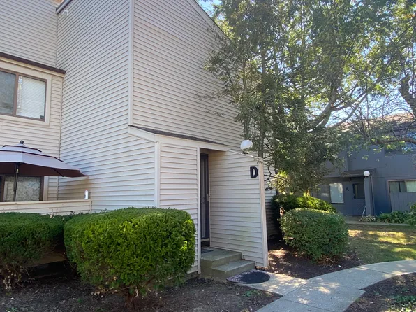 1480 Cedarwood Dr #21D, Westlake, OH 44145