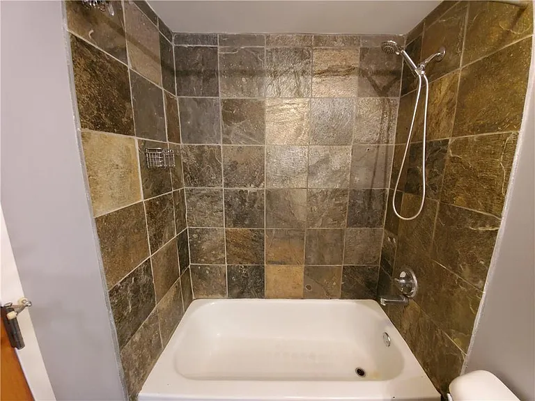 5200 Peachtree Rd #3303 — Photo 10