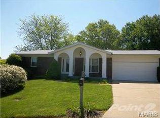 2110 Windemere Dr, Imperial, MO 63052