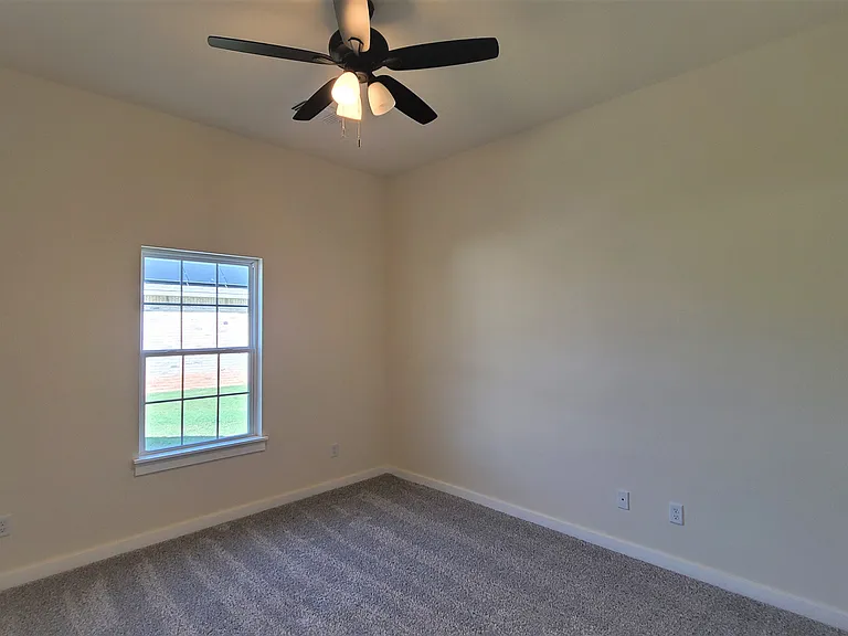 108 Tralee Ct — Photo 32