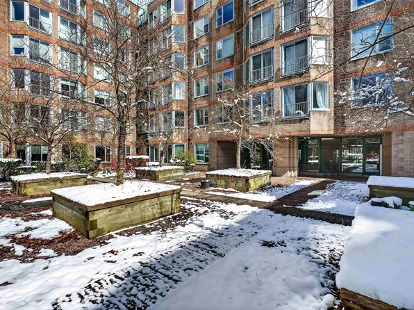 1326 Lower Water St #214, Halifax, NS B3J 3R3