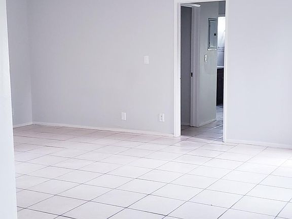 5th image of 679 Earlham St APT 1