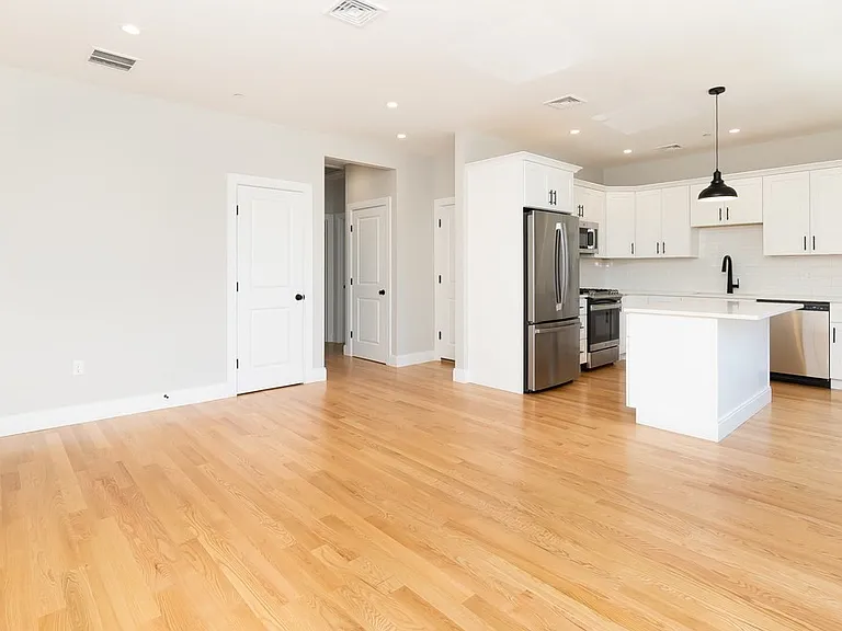 123 Centre St #8 — Photo 11