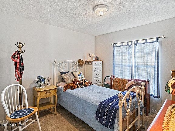 3rd image of 204 River Island Cir