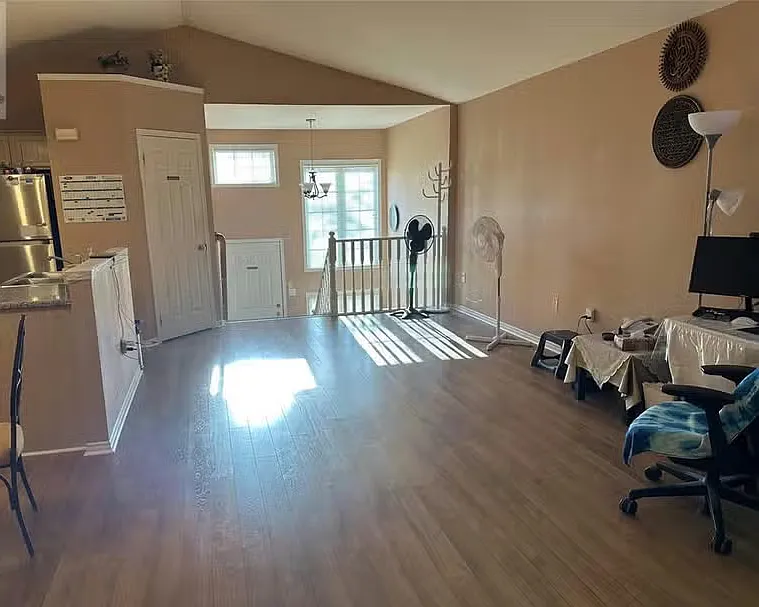2 bed, 1500 sqft, $1,699 — Photo 2