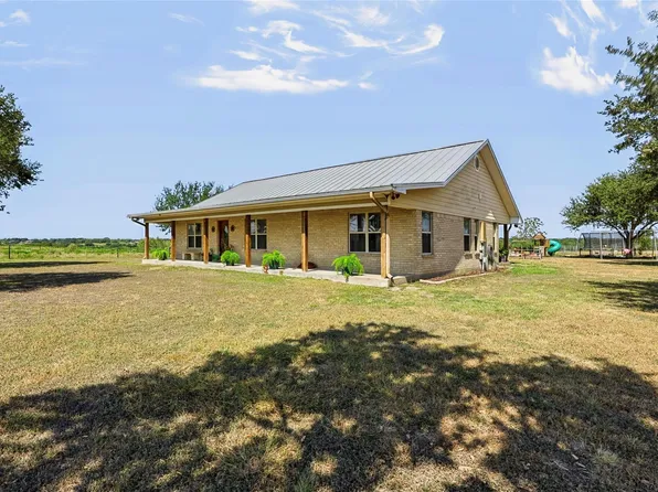 4800 Petter Rainosek Loop, La Grange, TX 78945