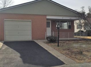 9 Pebble Beach Ct, Toms River, NJ 08757