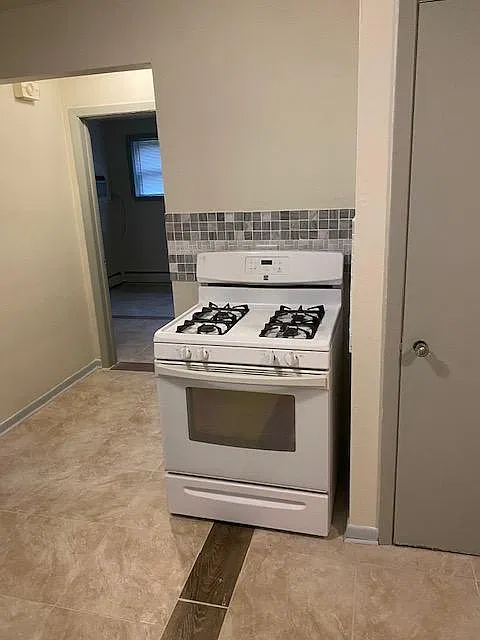 1 bed, 725 sqft, $1,400 — Photo 4