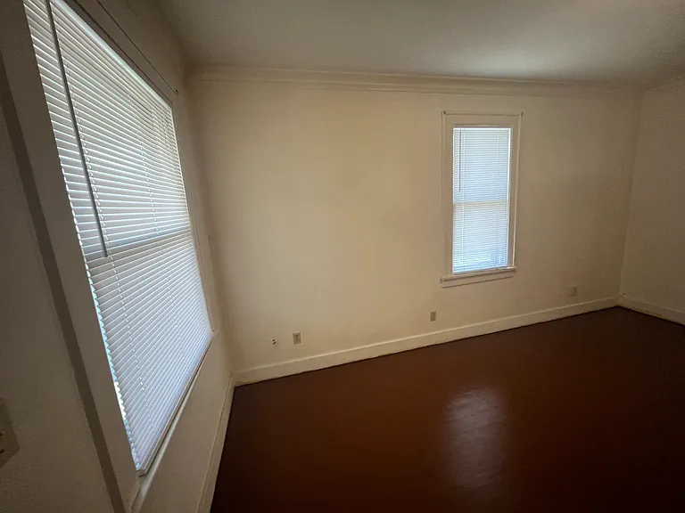 602 W Loucks Ave — Photo 5